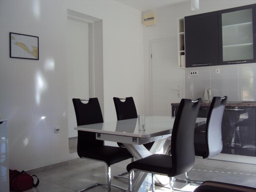 Apartment Žalo Donje Selo na Šolti 外观 照片