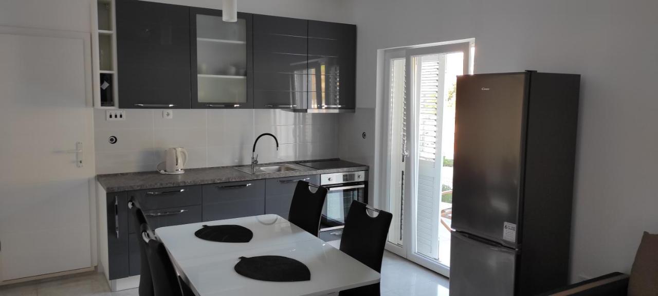 Apartment Žalo Donje Selo na Šolti 外观 照片